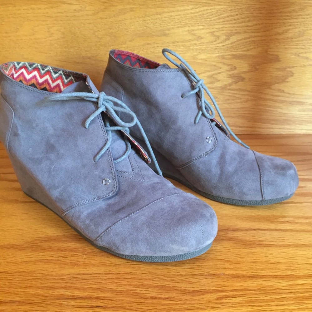 Grey Suede Cato shoeties Booties size 11W EUC